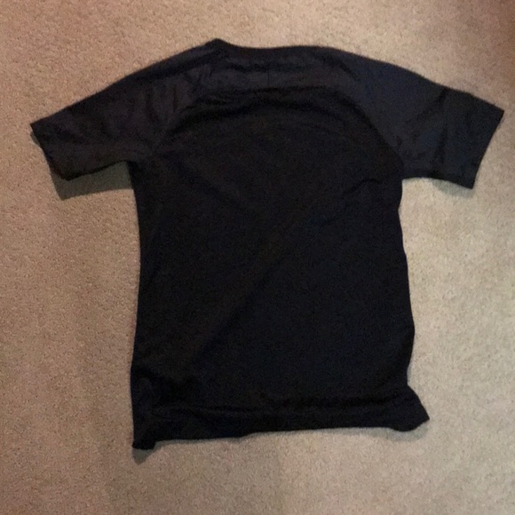 Black Nike dri fit short sleeve - Picture 2 of 4